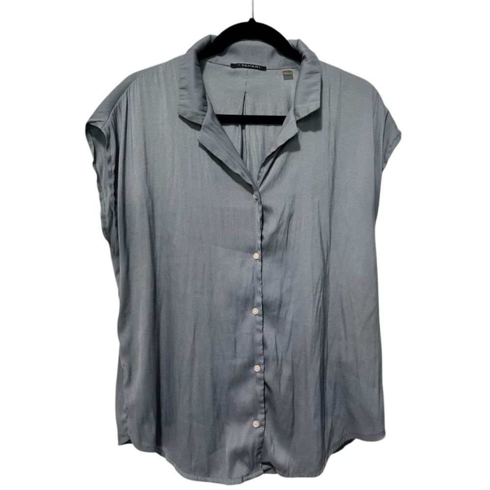 T Tahari Light Blue Button Down Short Sleeve Shirt XL